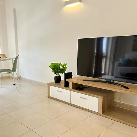 Apartment Homes Vibrant Ocean View Terraced With Swimming Pool 200 M To The Beaches