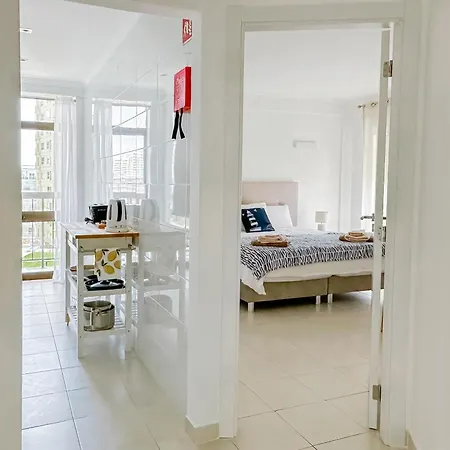Homes Vibrant Ocean View Terraced With Swimming Pool 200 M To The Beaches Apartment Armacao de Pera